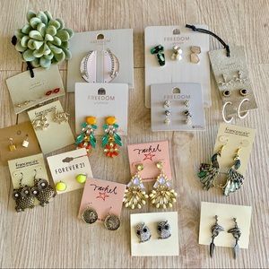UO/Topshop/Francesca’s- 15 Piece Earring Lot